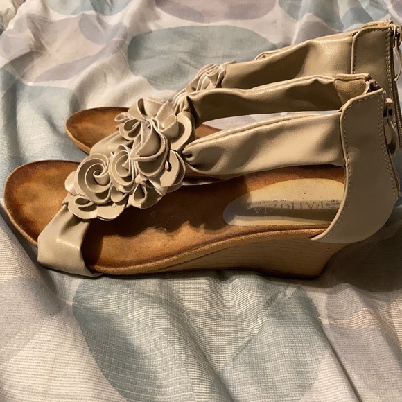 Wedges - Picture 2 of 3